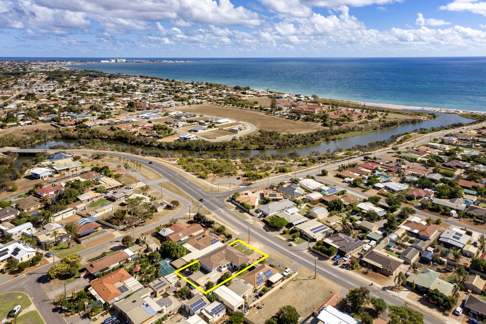 4 bedrooms House in 530 Chapman Road SUNSET BEACH WA, 6530
