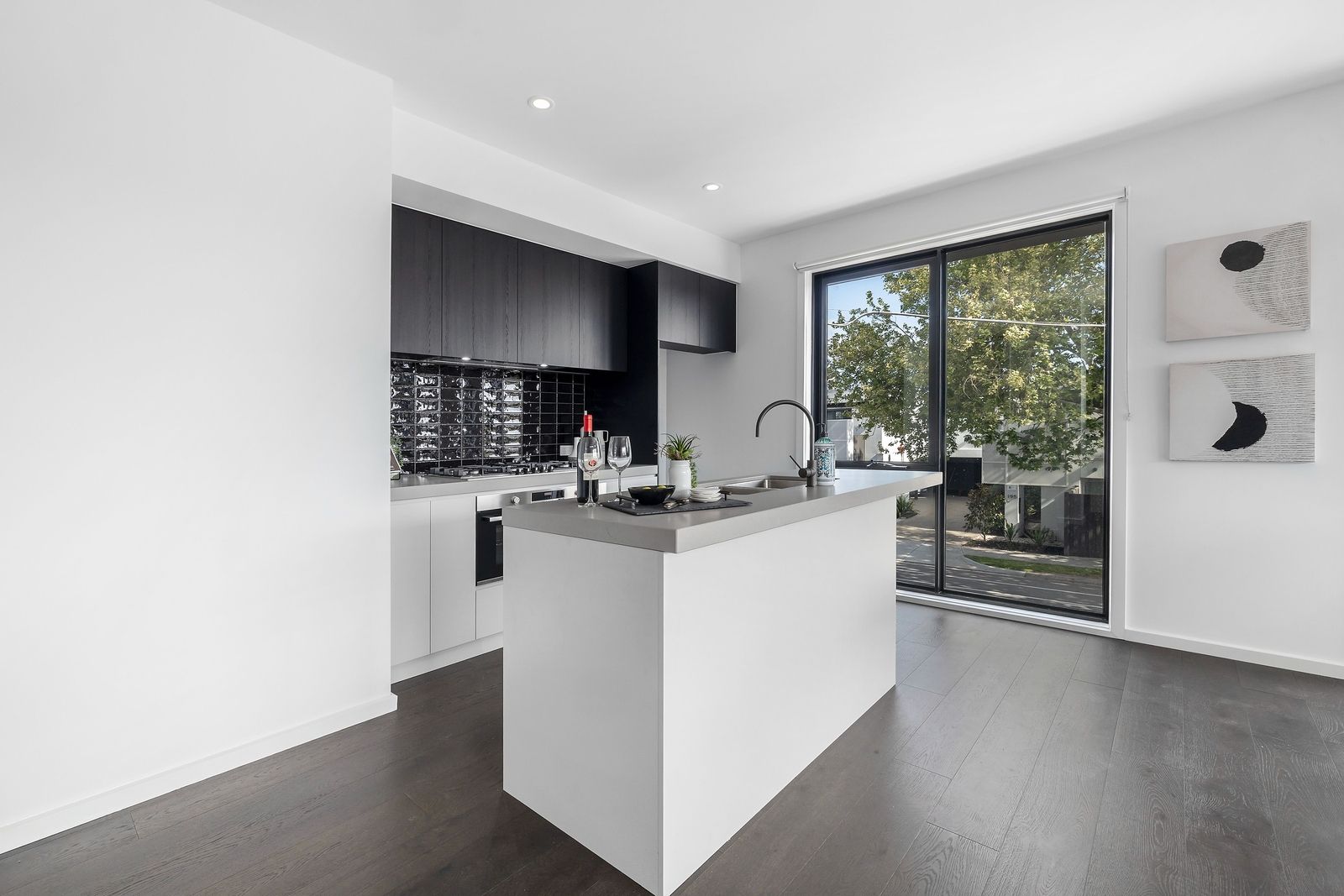 228 Buckley Street, Footscray VIC 3011, Image 2