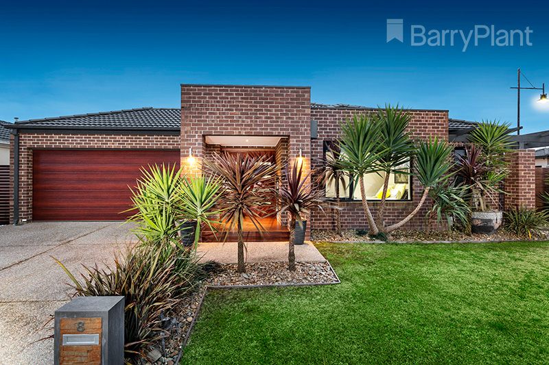 8 Fieldstone Crescent, Cranbourne North VIC 3977, Image 0