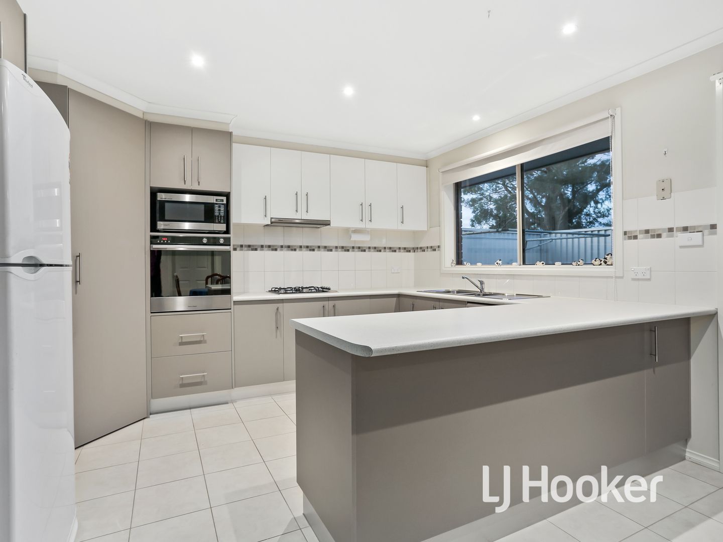 3B Hawker Gardens, Berwick VIC 3806, Image 1