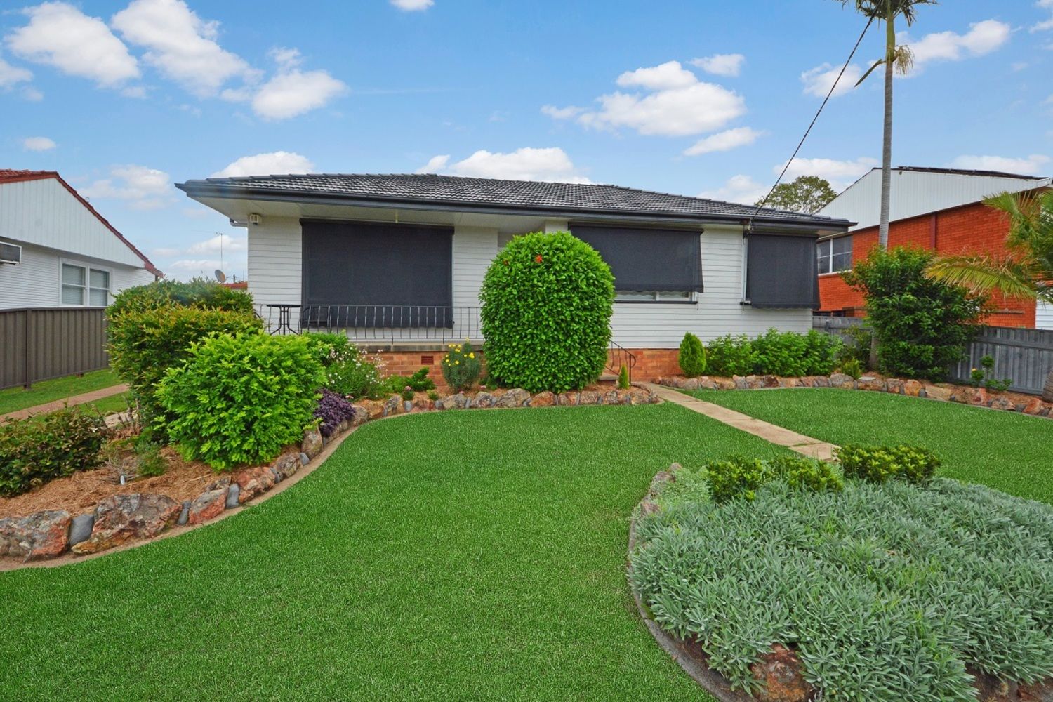 4 bedrooms House in 24 Crisp Avenue RUTHERFORD NSW, 2320