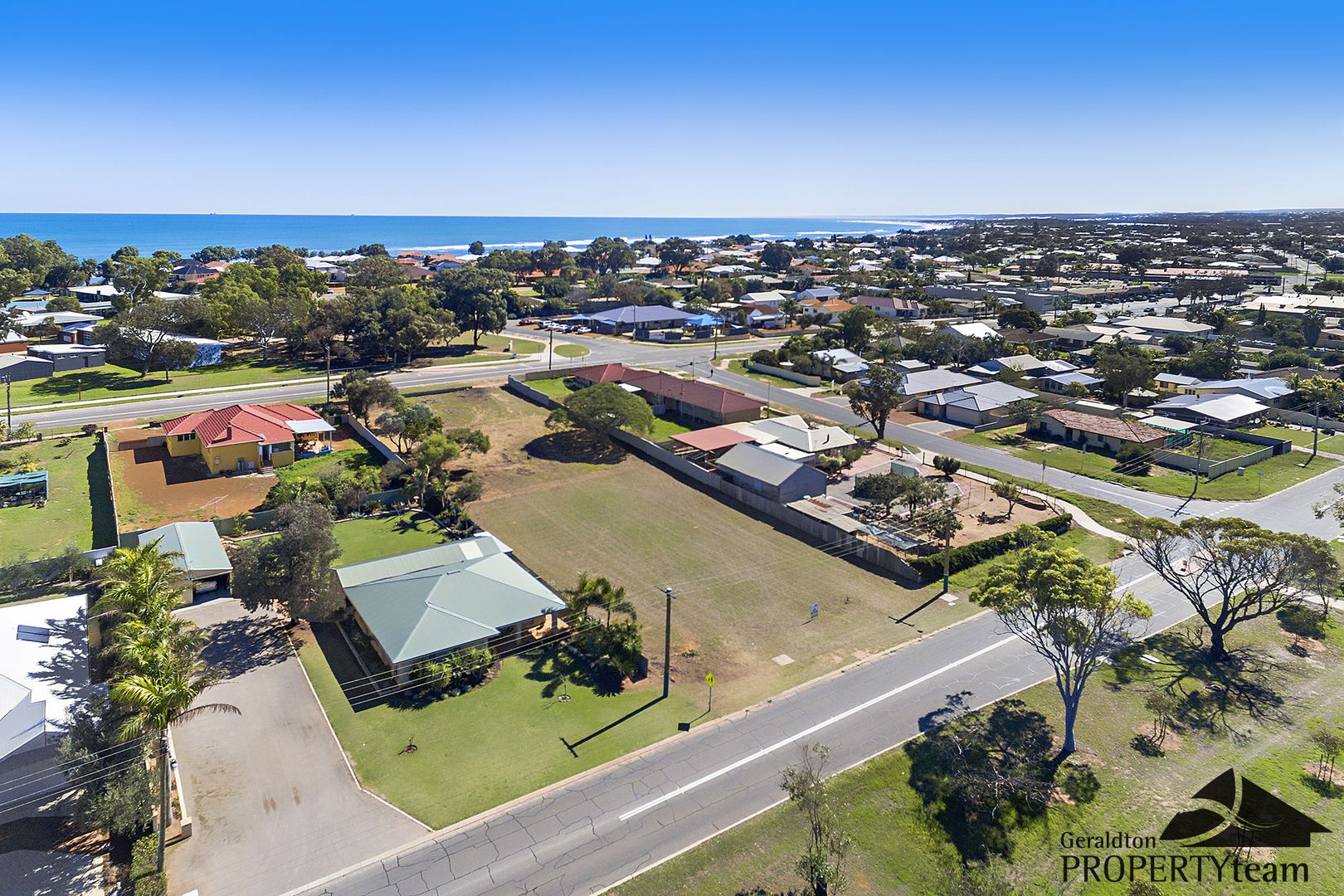 83 Railway Street, Bluff Point WA 6530, Image 2