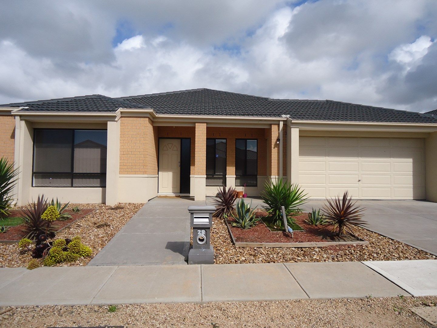 4 bedrooms House in 28 Viola  Avenue POINT COOK VIC, 3030