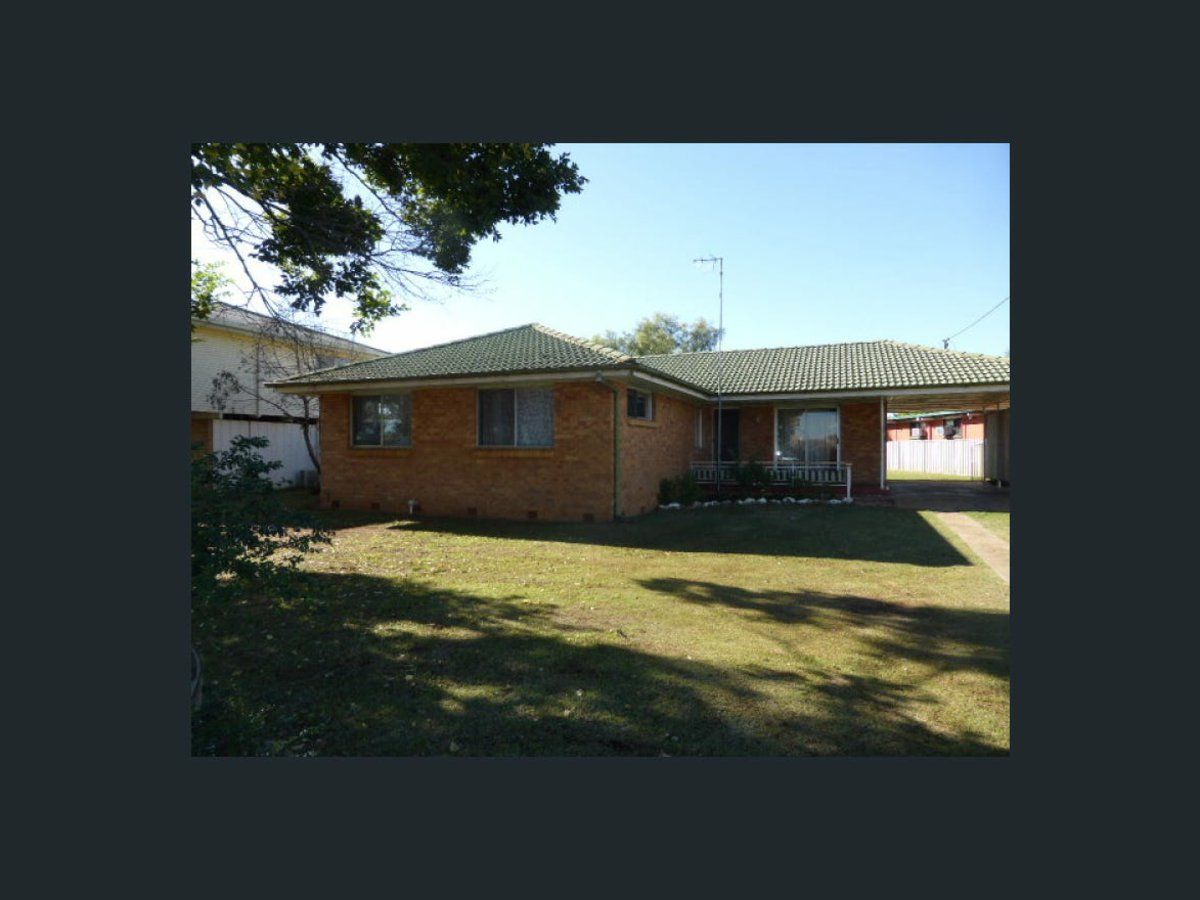 27 Aubigny Road, Oakey QLD 4401 Domain