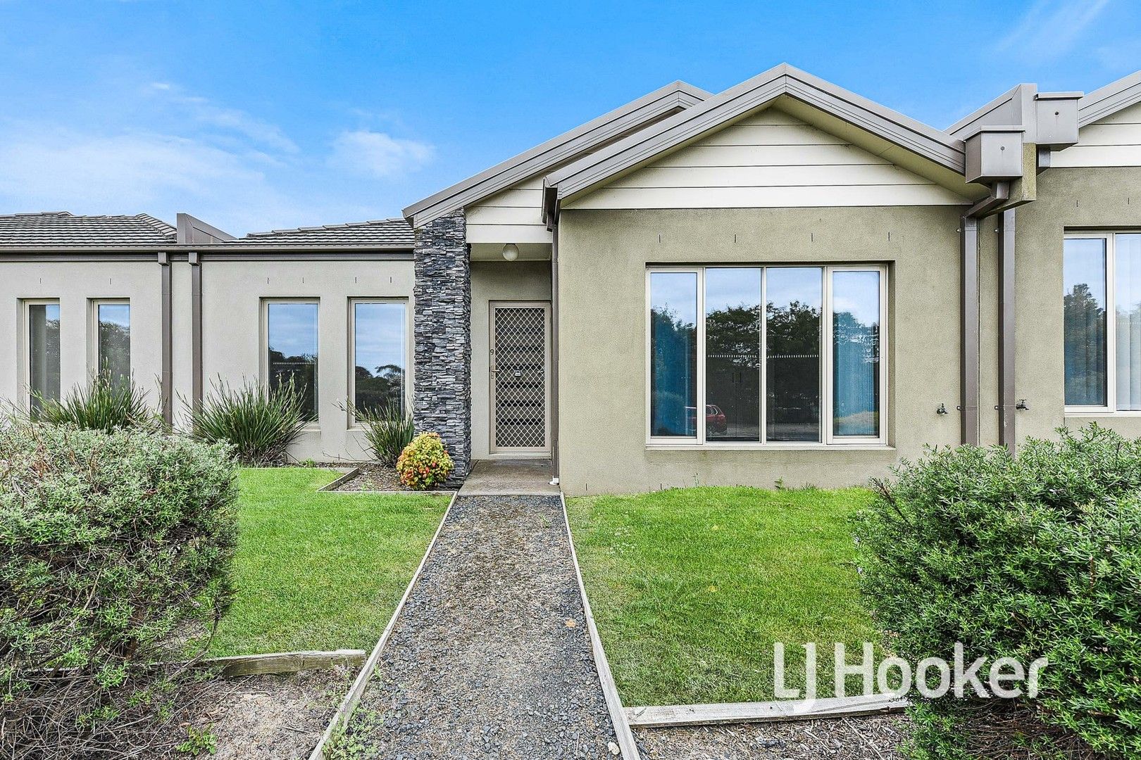 9 McClenaghan Place, Pakenham VIC 3810, Image 0