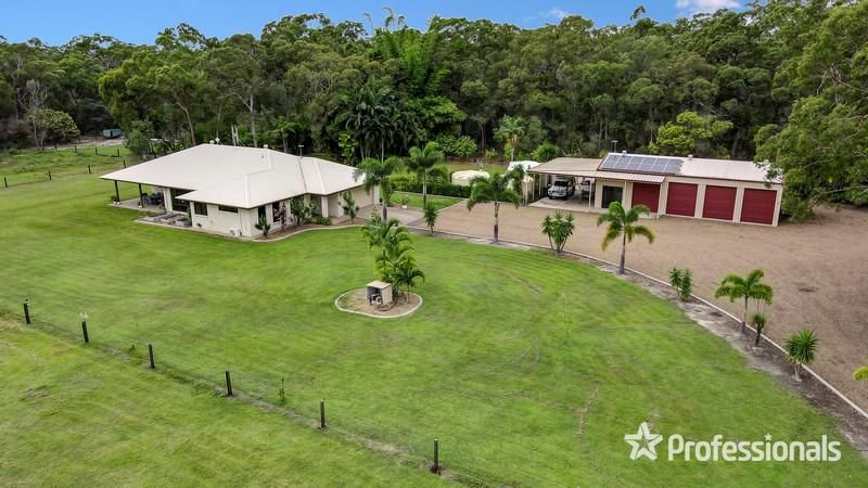 4 bedrooms House in 29 Madelyn Close MOORE PARK BEACH QLD, 4670