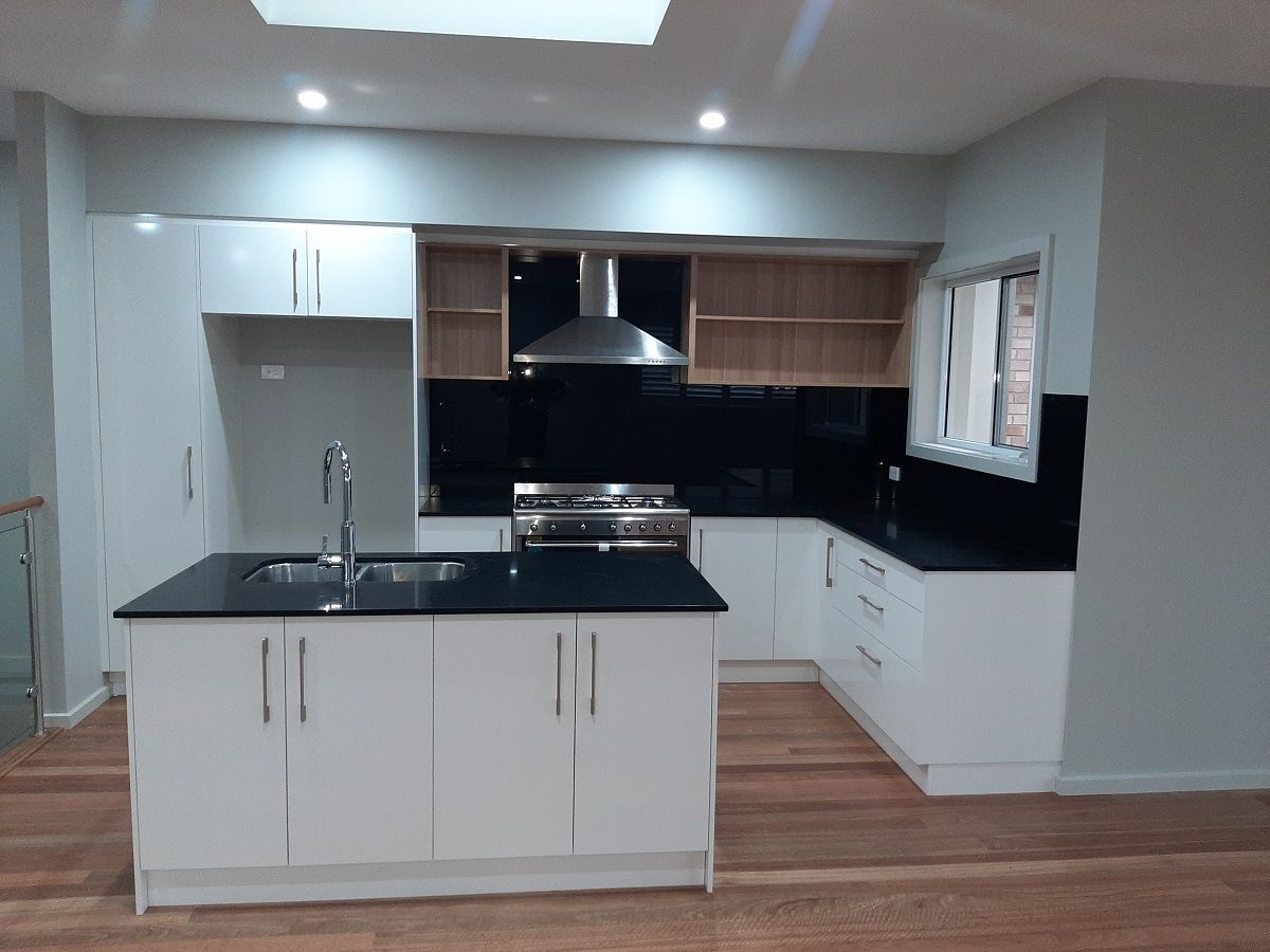 4 bedrooms Townhouse in 14a Lucinda Avenue KILLARNEY VALE NSW, 2261