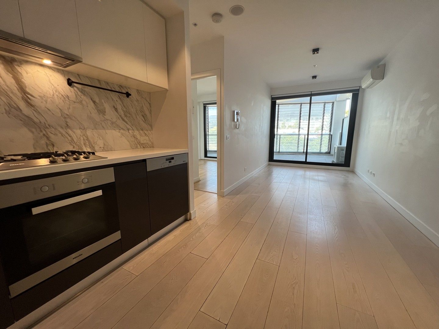2 bedrooms Apartment / Unit / Flat in 209/101 Tram Rd DONCASTER VIC, 3108