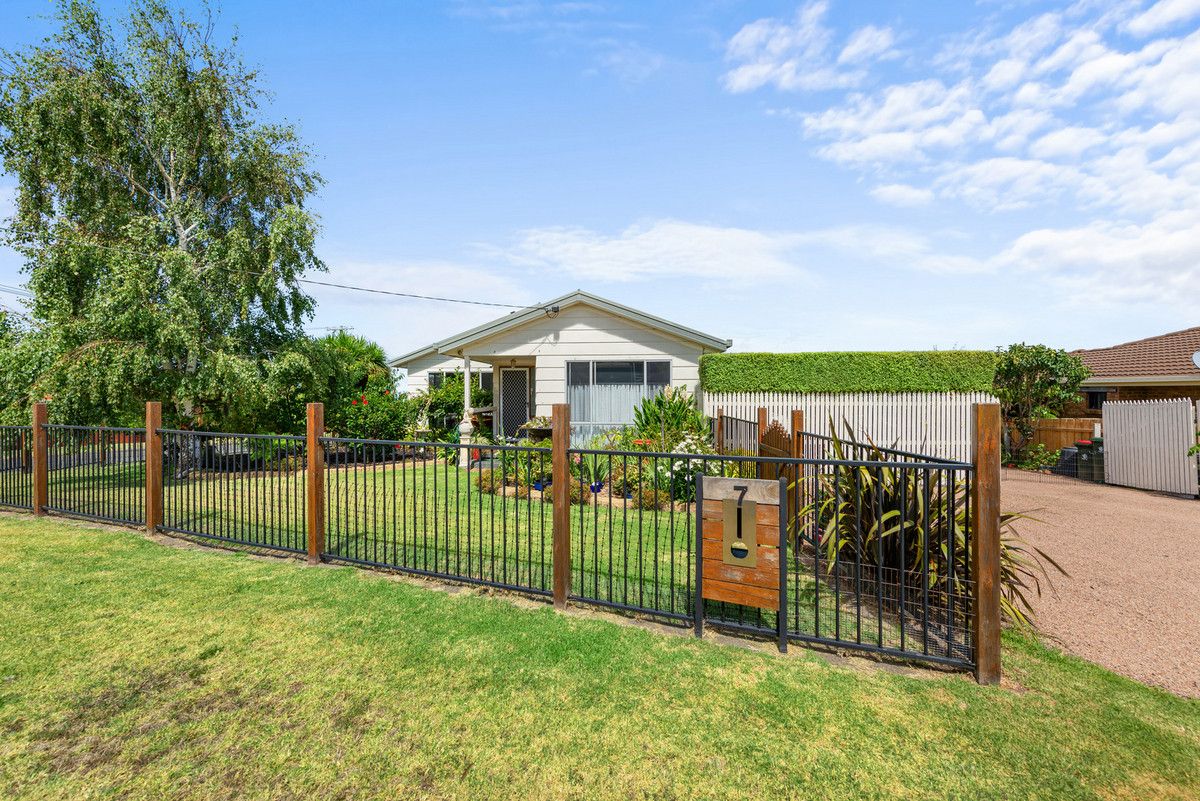 7 Bronsdon Street, Lakes Entrance VIC 3909, Image 0