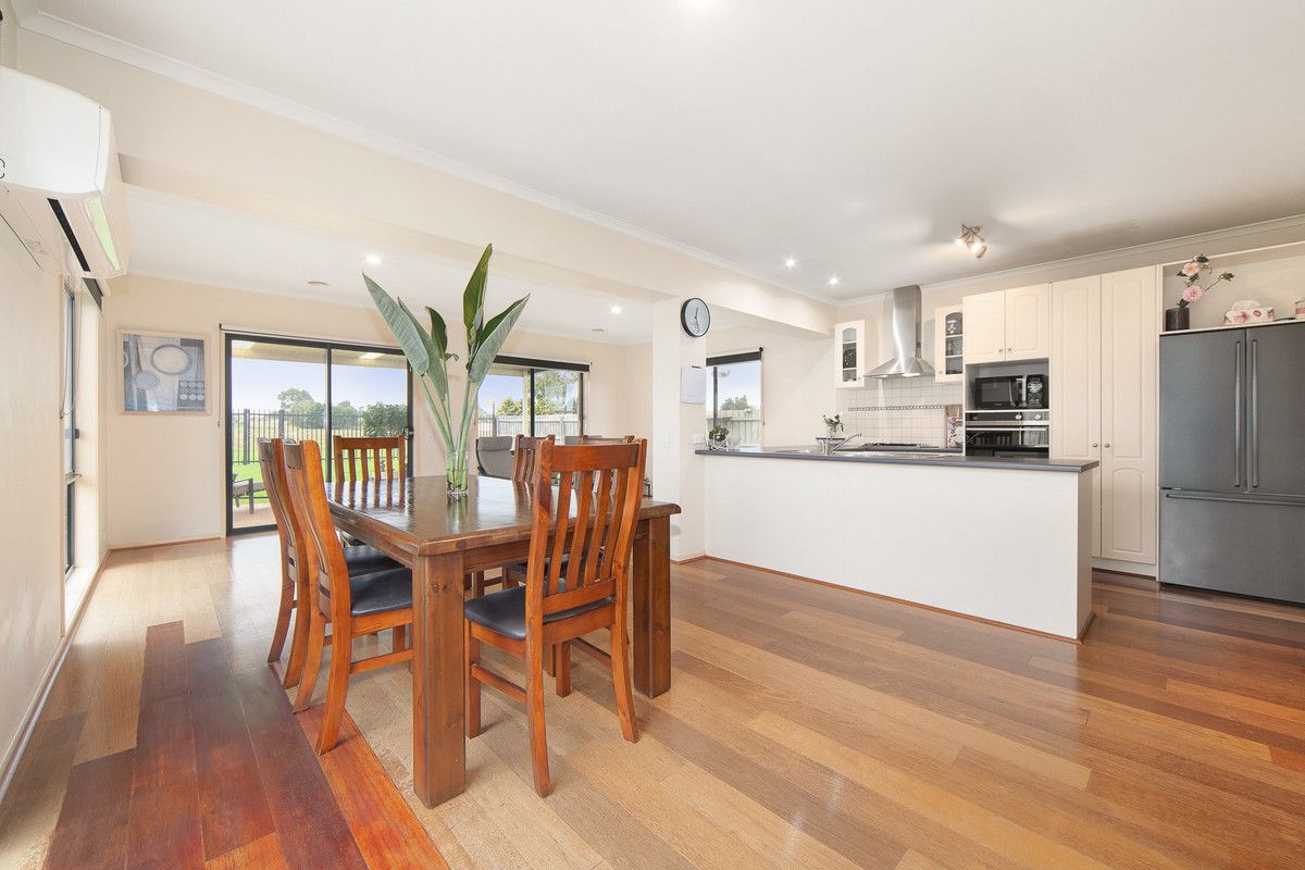 27 Venezia Way, Skye VIC 3977, Image 2