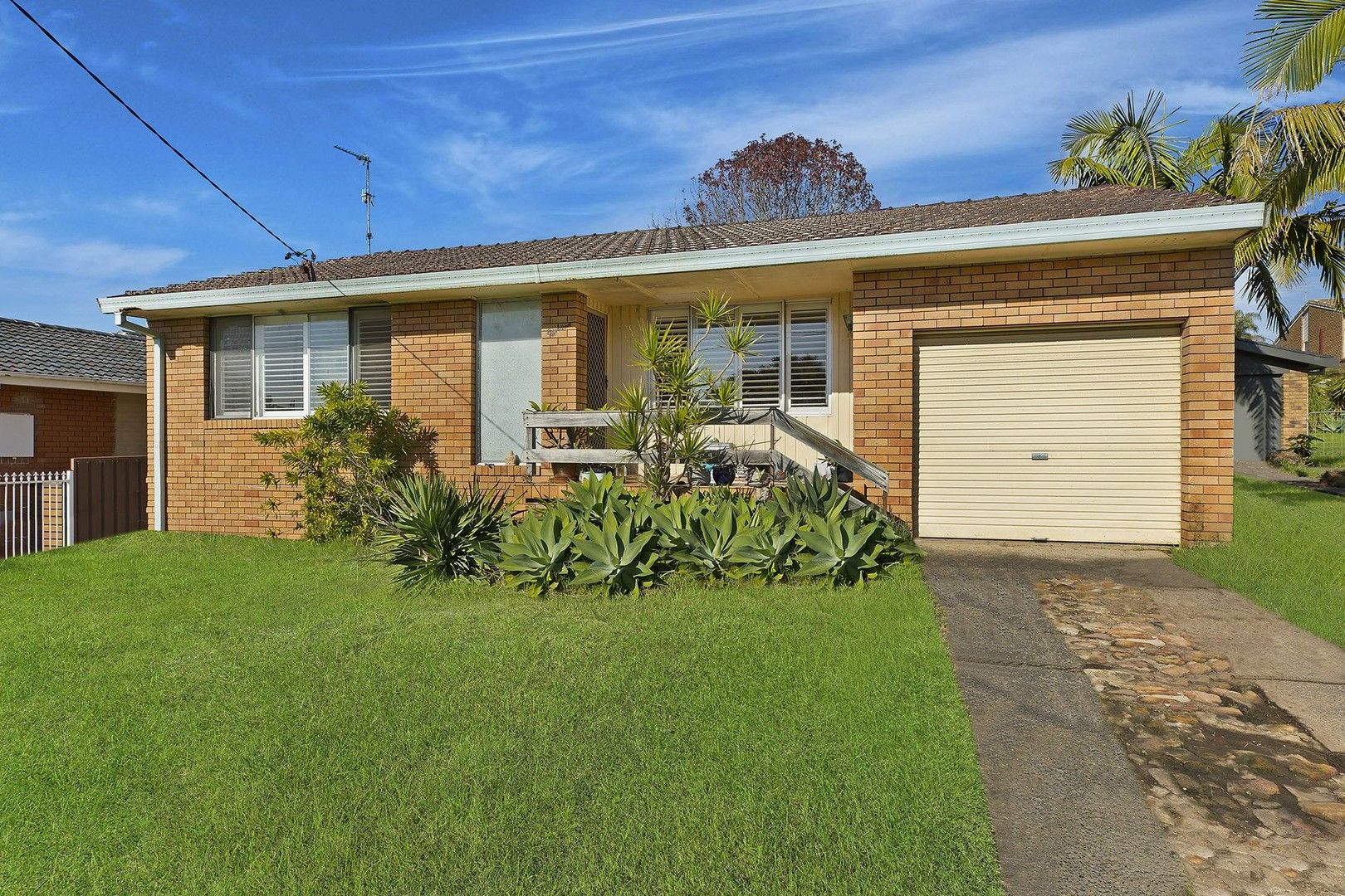 18 Cuthbert Road, Killarney Vale NSW 2261, Image 0