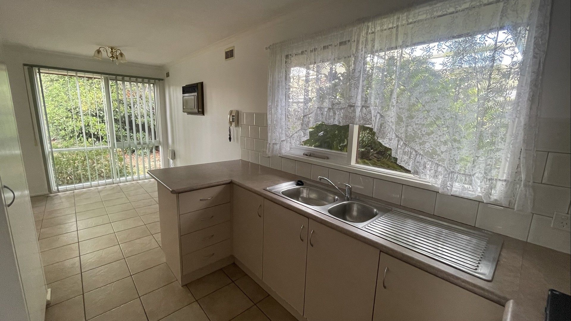 17 Damian Court, Cranbourne VIC 3977 House For Rent 350 Domain