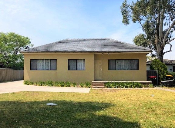 3 bedrooms House in 12 Lincoln Drive CAMBRIDGE PARK NSW, 2747
