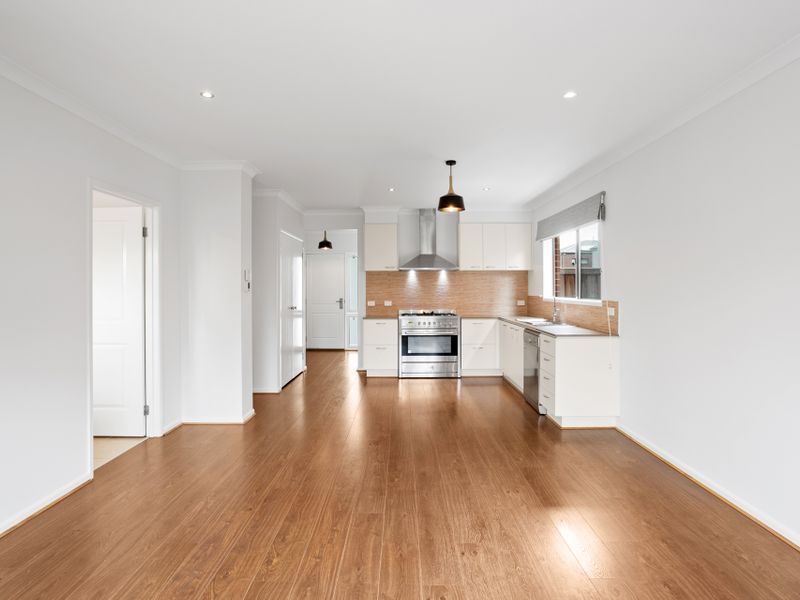 3 bedrooms House in 16 Suva Street POINT COOK VIC, 3030