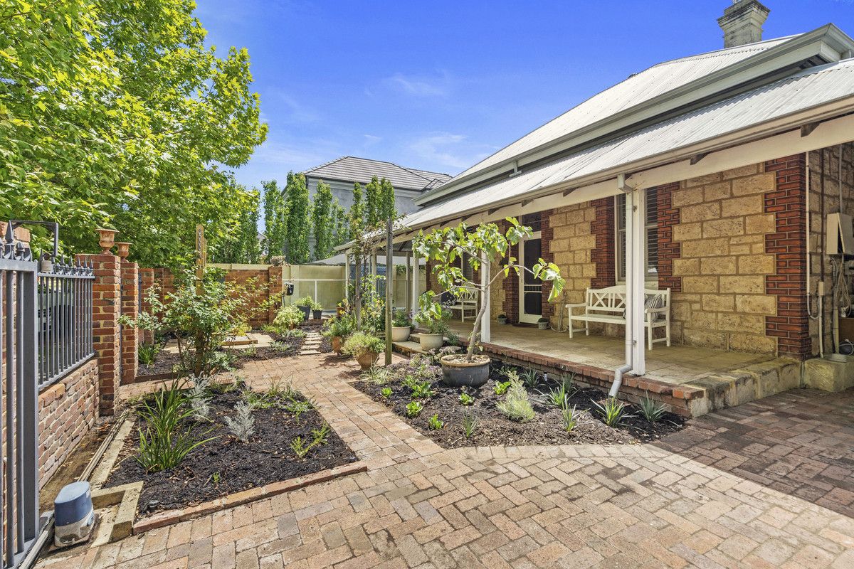 10 Evelyn Road, Claremont WA 6010, Image 2