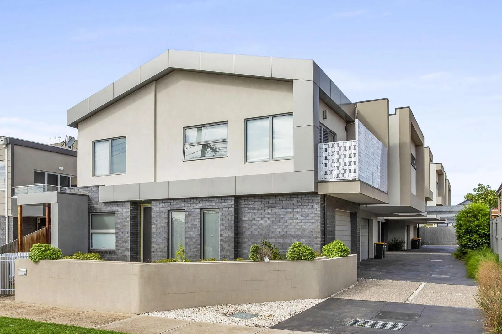 8/5 Queen Street, Essendon VIC 3040