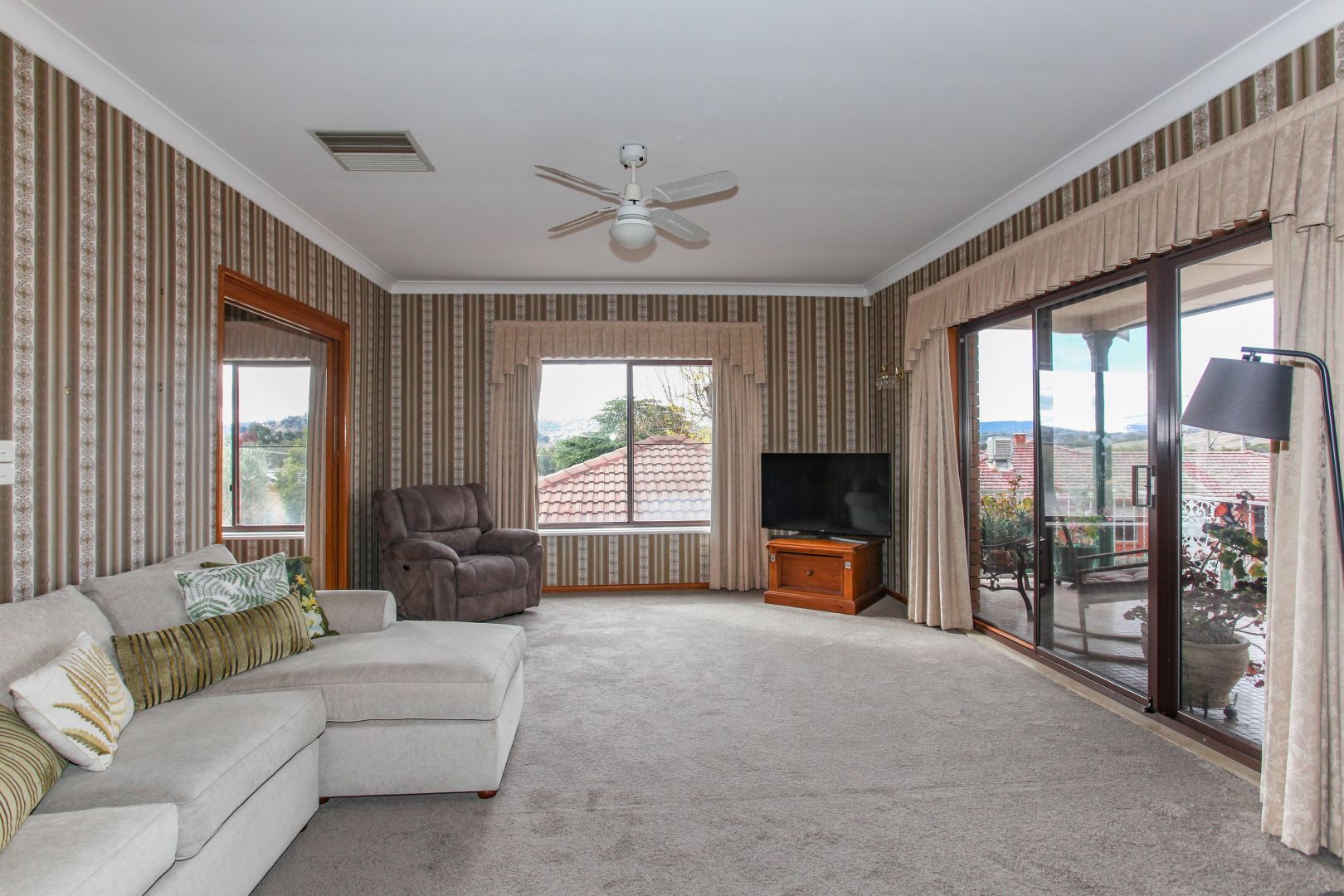 136-138 Swift Street, Wellington NSW 2820, Image 2