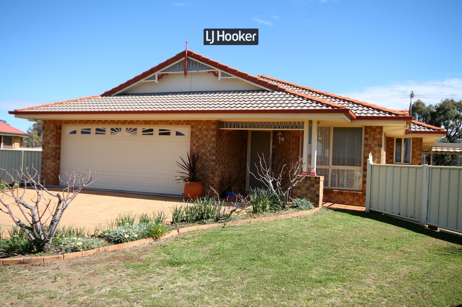 27 Crestview Place, Inverell NSW 2360, Image 0