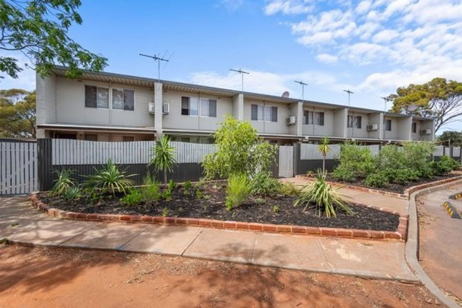 1/6 Myoporum St, Kambalda West WA 6442