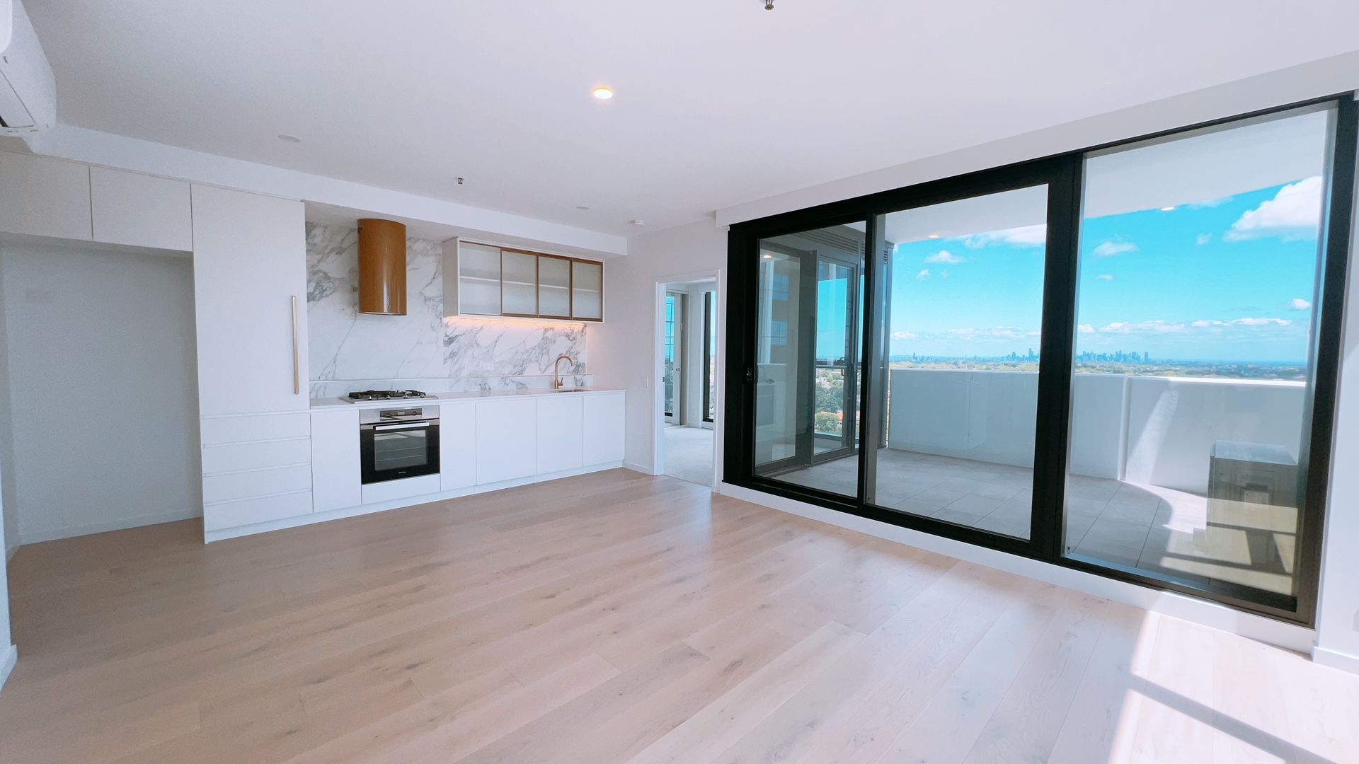 2 bedrooms Apartment / Unit / Flat in 2008/36 Prospect Street BOX HILL VIC, 3128