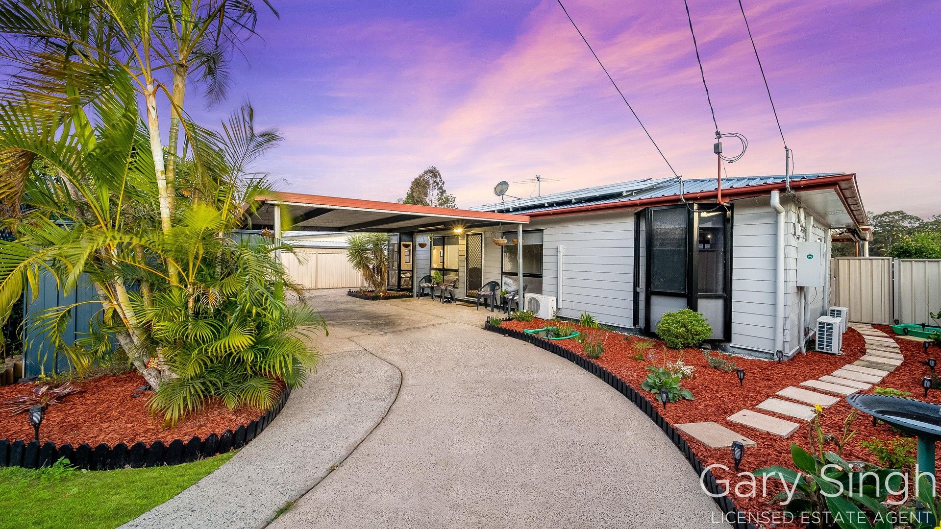 5 bedrooms House in 18 Strathallen Drive BORONIA HEIGHTS QLD, 4124