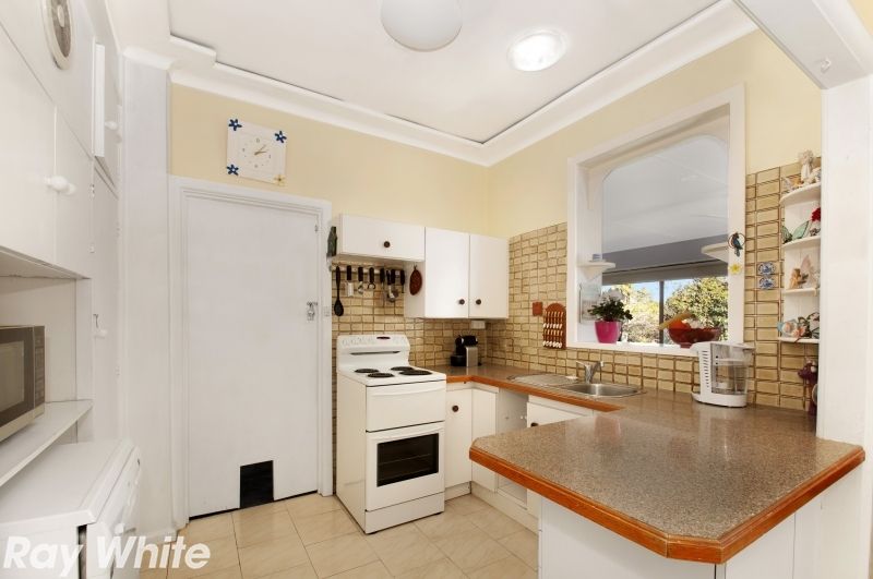 32 Sherwin Avenue, Castle Hill NSW 2154, Image 2