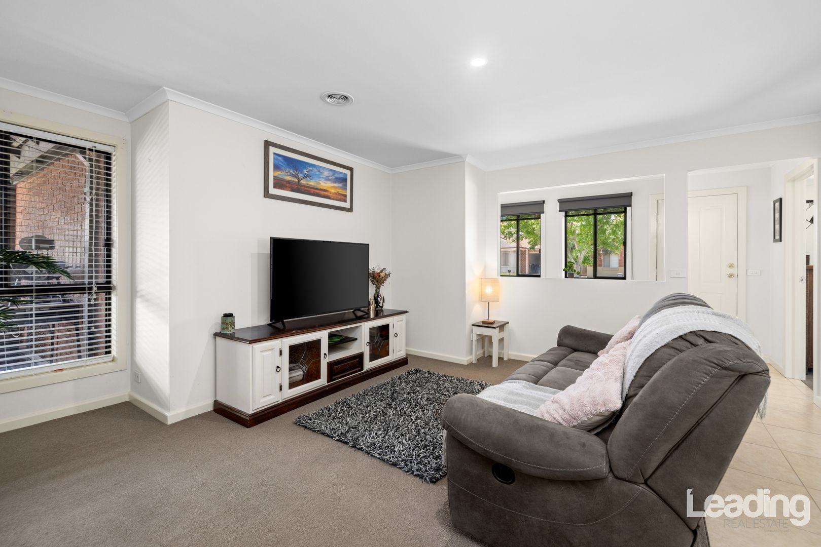 5 Cover Drive, Sunbury VIC 3429, Image 2