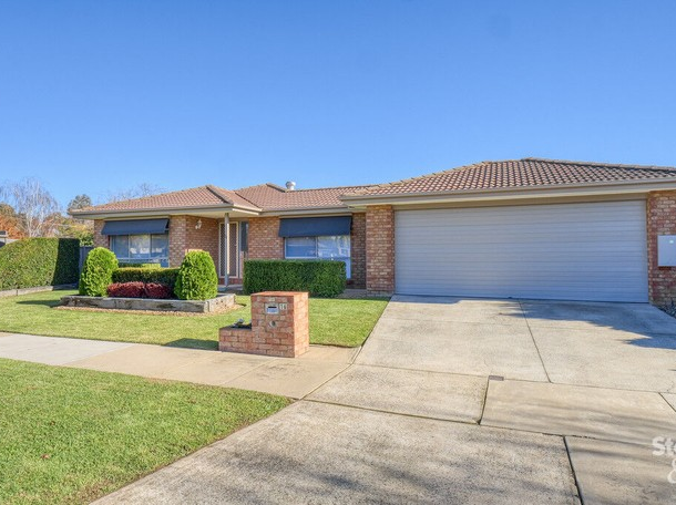 16 Illawarra Crescent, Kialla VIC 3631