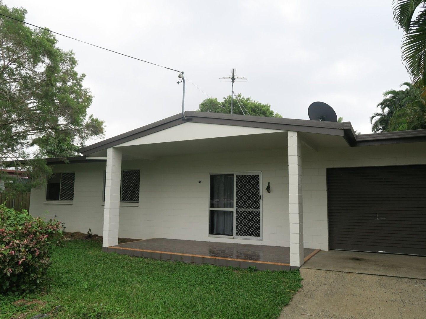 3 bedrooms House in 72 Boden Street EDGE HILL QLD, 4870