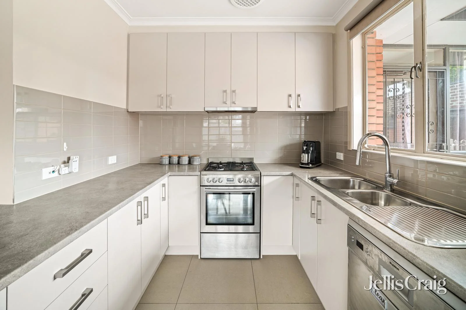 Additional image 3 of 27 Jacaranda Avenue, Cheltenham VIC 3192