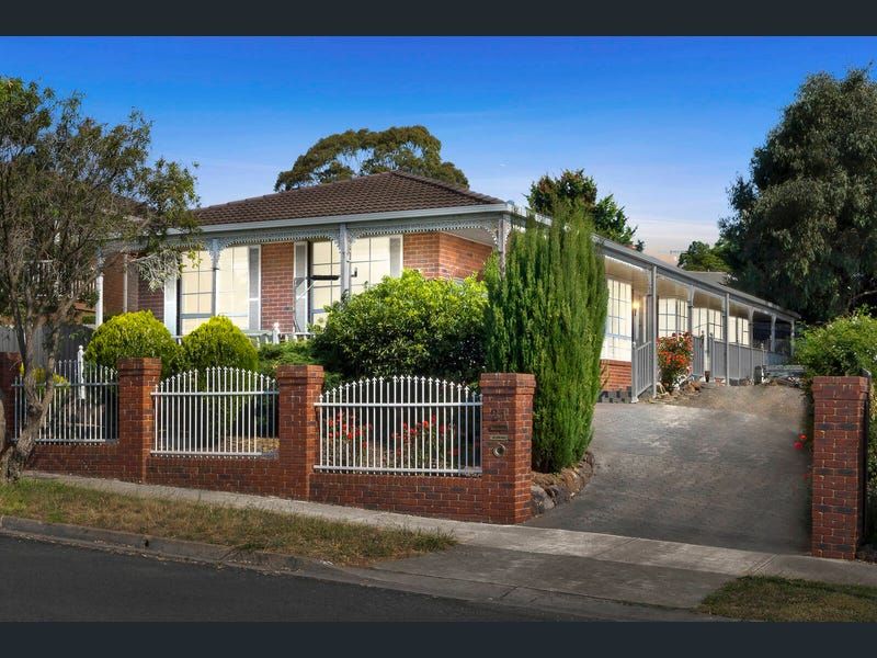 21 Allambee Avenue, Grovedale VIC 3216, Image 0