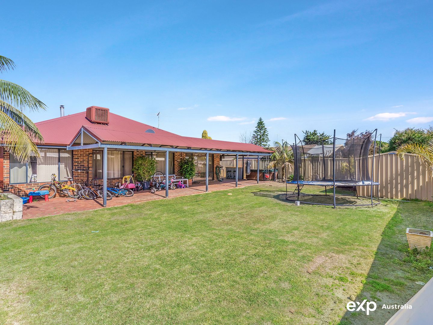 5 Manders Way, Singleton WA 6175 Domain
