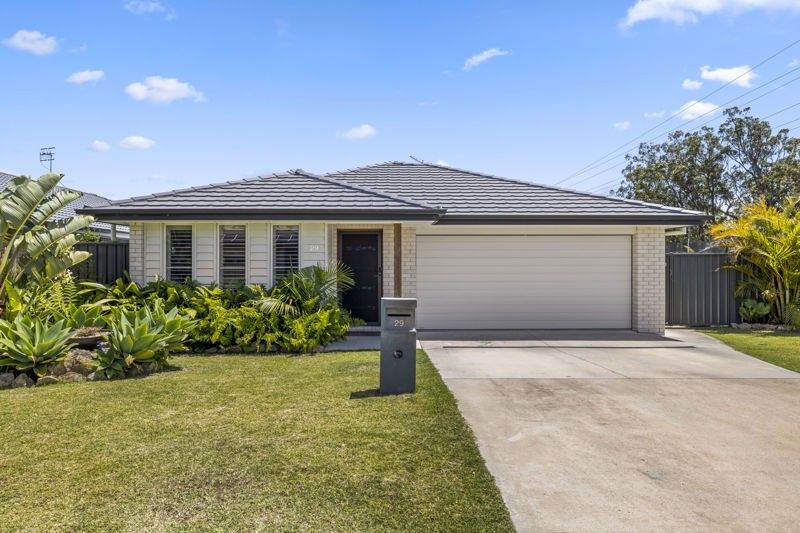 6 bedrooms House in 29 Mermaid Drive SANDY BEACH NSW, 2456