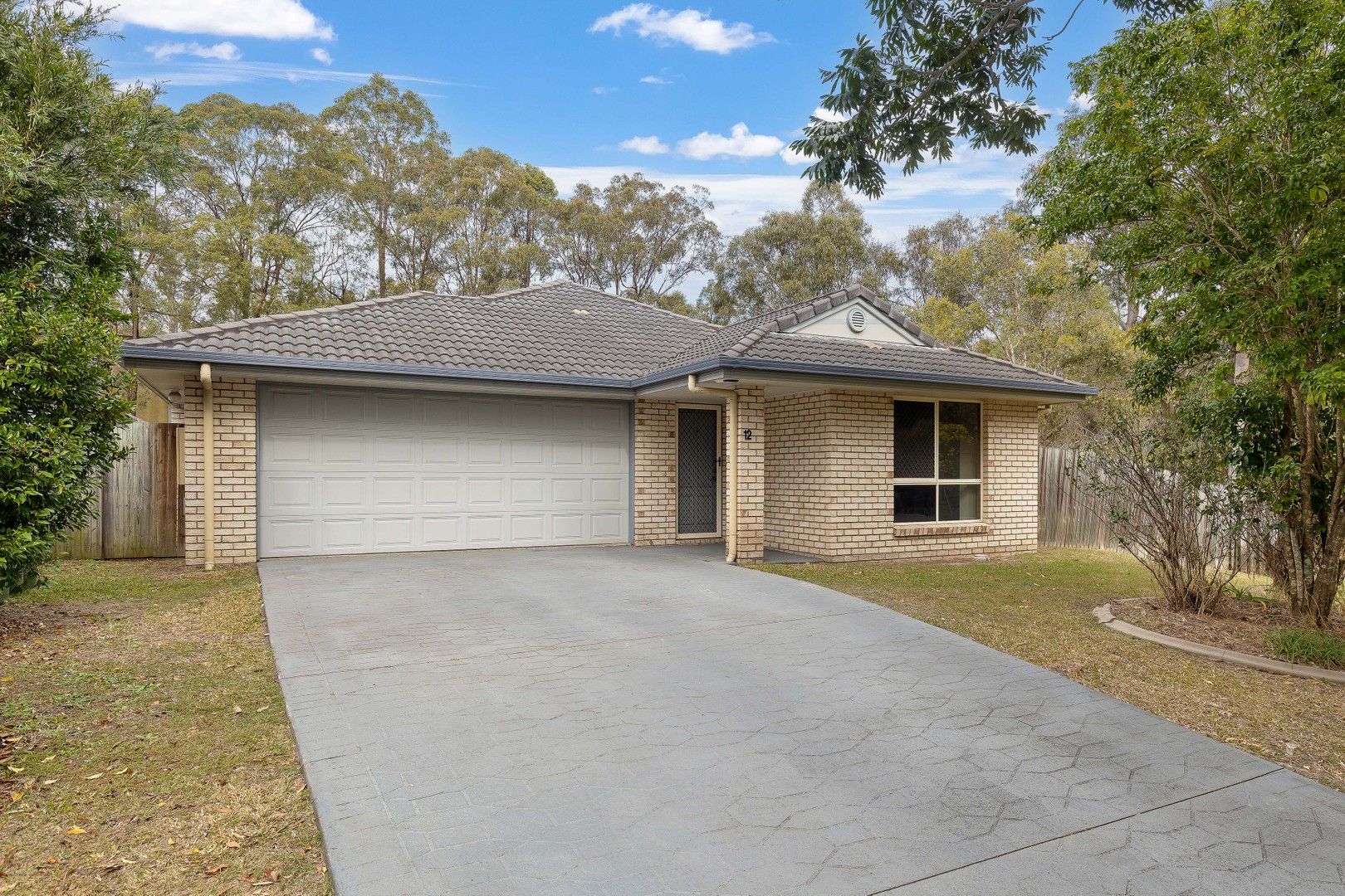 4 bedrooms House in 12 Innes Close PARKINSON QLD, 4115