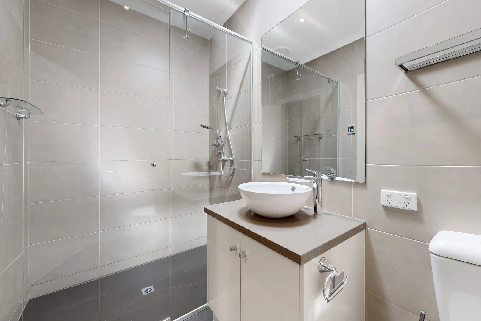 Additional image 10 of 2/18 Belgravia Avenue, Mont Albert North VIC 3129