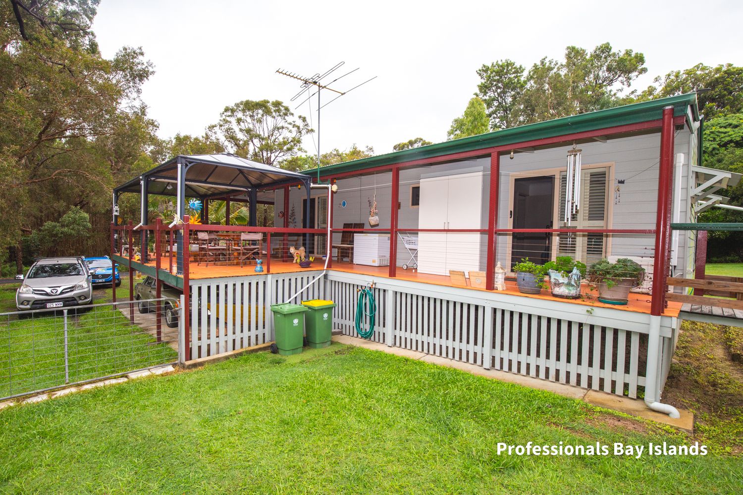 2 bedrooms House in 6-8 Wanda Street MACLEAY ISLAND QLD, 4184