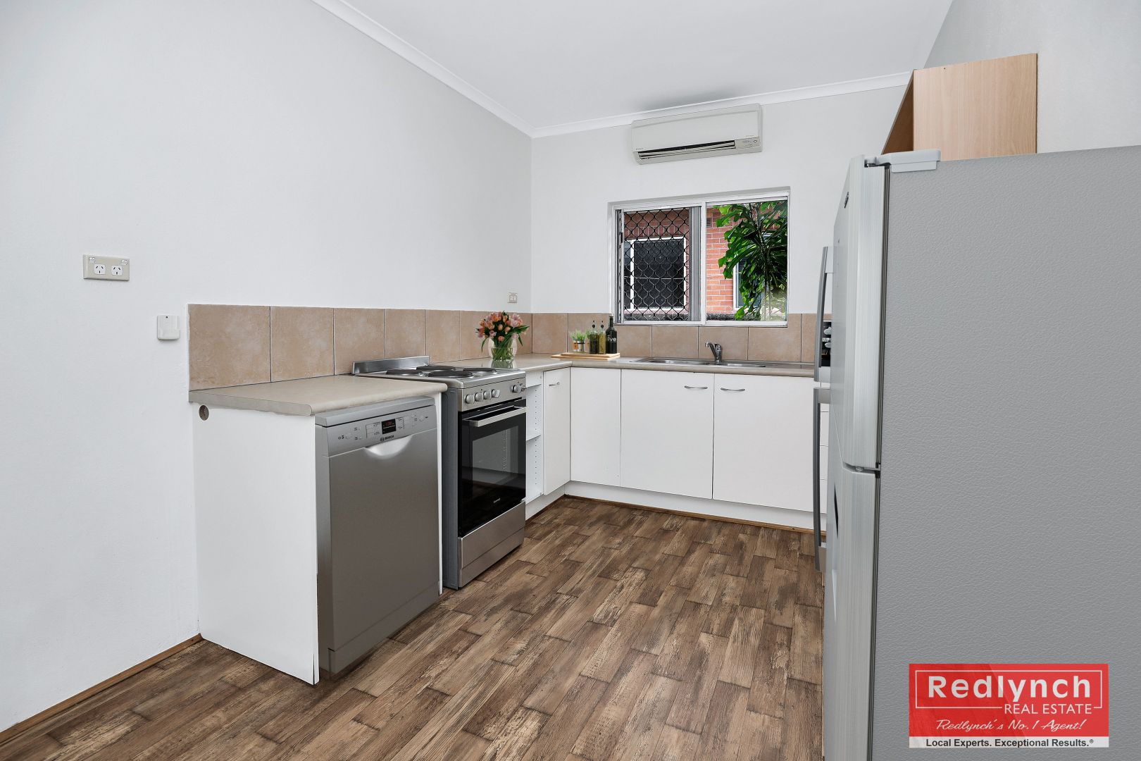 8/13-15 Harris Street, Parramatta Park QLD 4870, Image 2