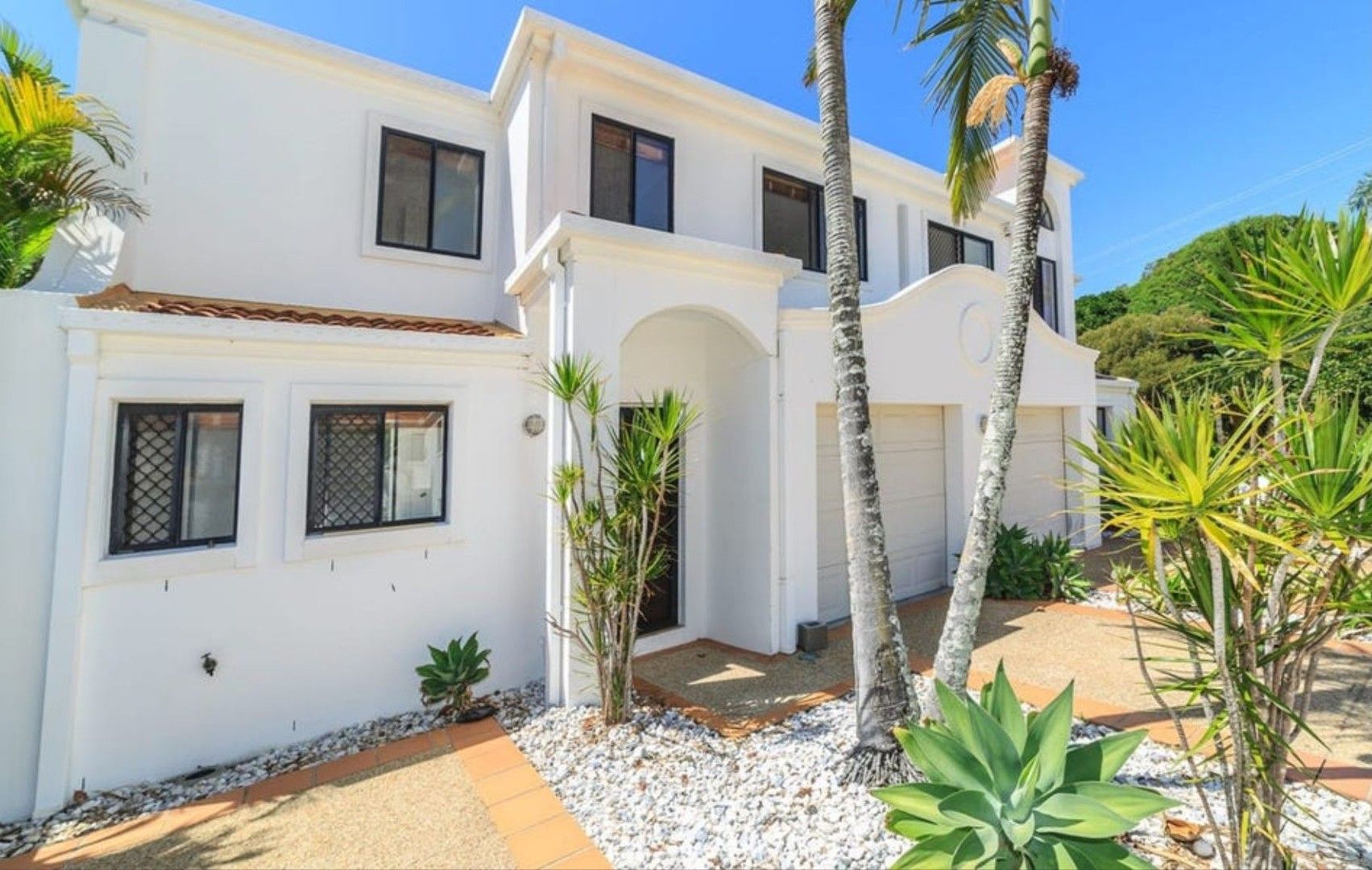 3 bedrooms Townhouse in UNIT 2/3 ELLIOTT STREET SURFERS PARADISE QLD, 4217