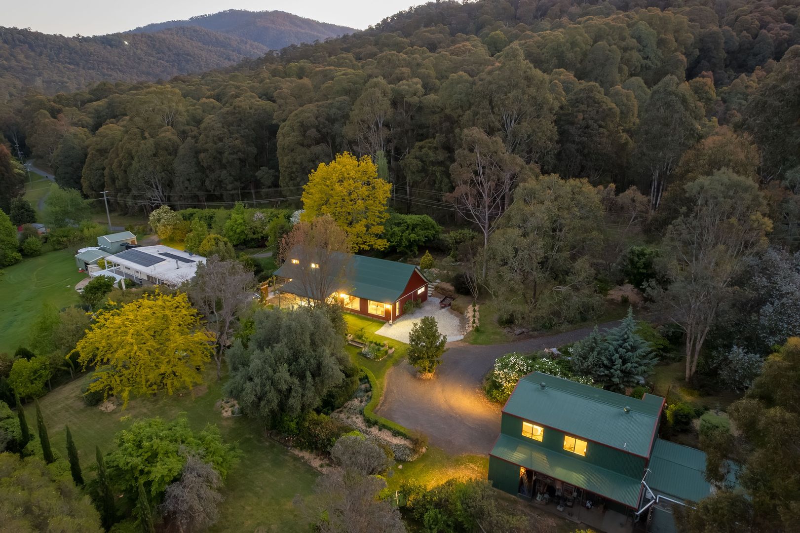 283 Simmonds Creek Road, Tawonga South VIC 3698, Image 2