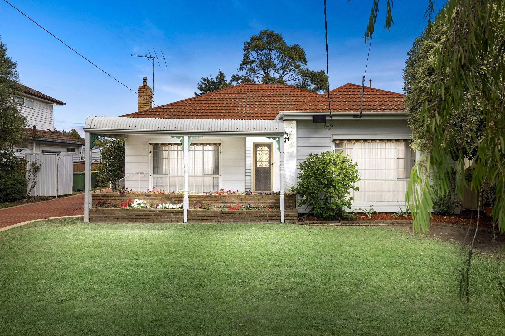 3 bedrooms House in 1 Brooker Court SUNSHINE NORTH VIC, 3020