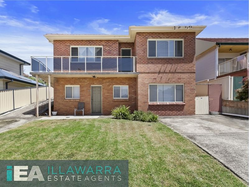 5 bedrooms House in 66 Denise Street LAKE HEIGHTS NSW, 2502