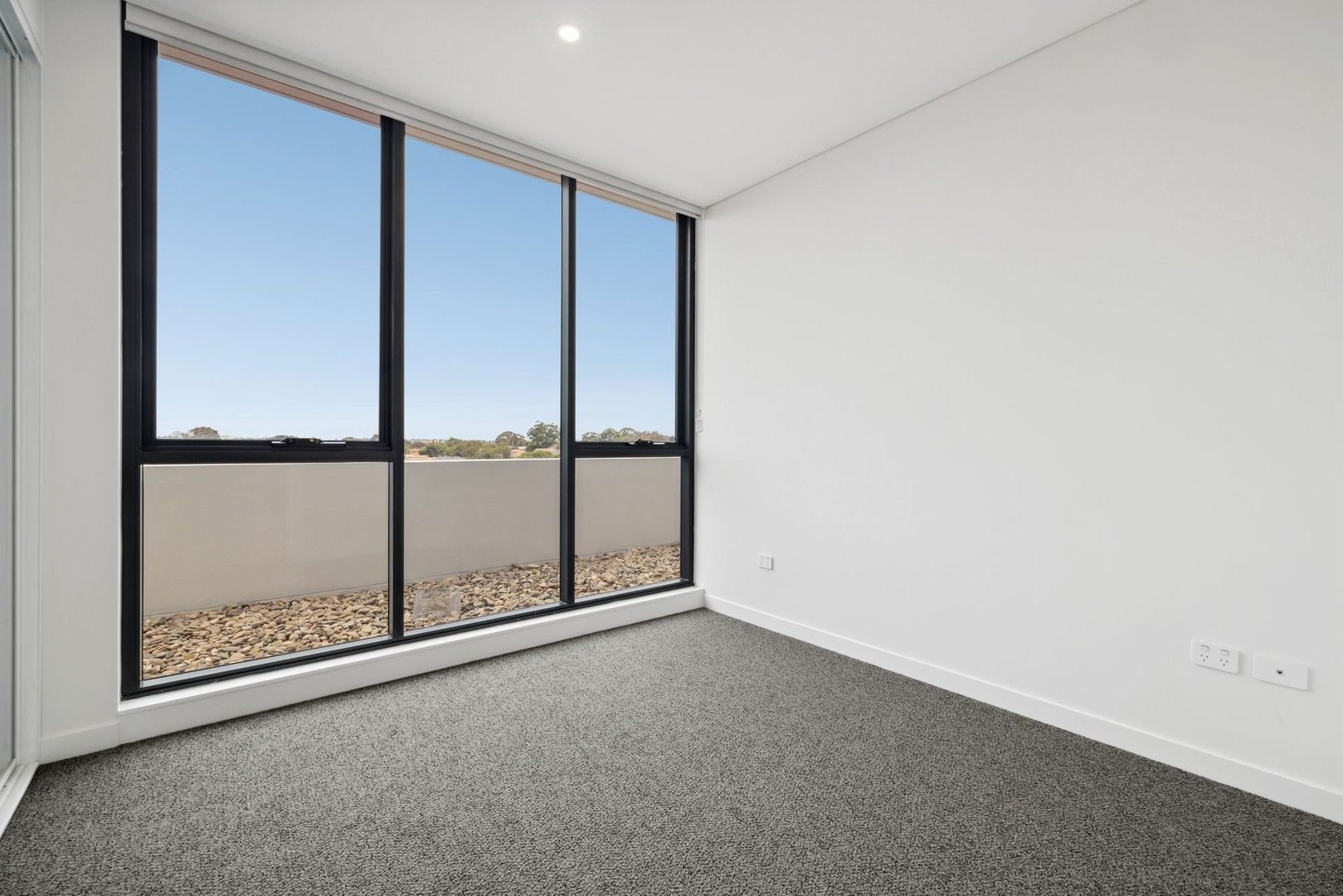 2 bedrooms Apartment / Unit / Flat in 205/2 Dreadnought Street ROSELANDS NSW, 2196