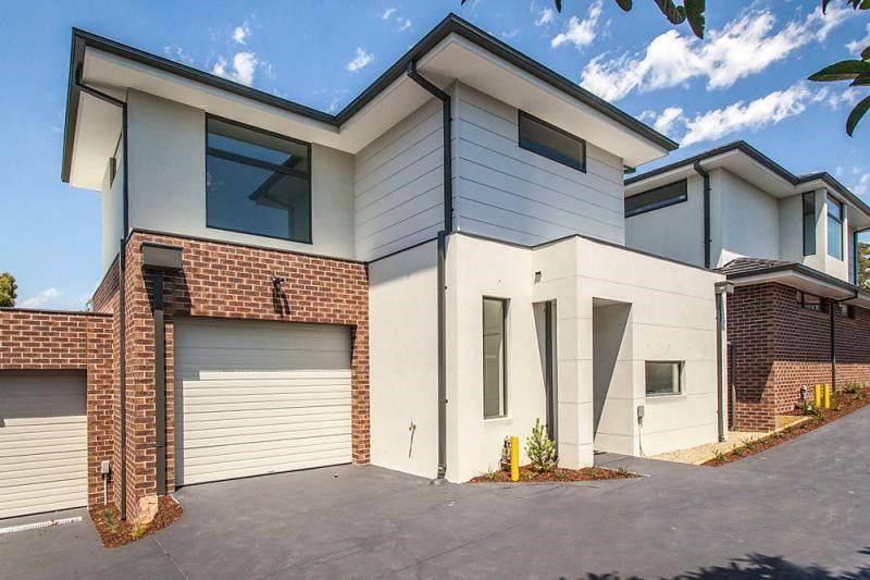 2/15 Farleigh Avenue, Burwood VIC 3125, Image 1