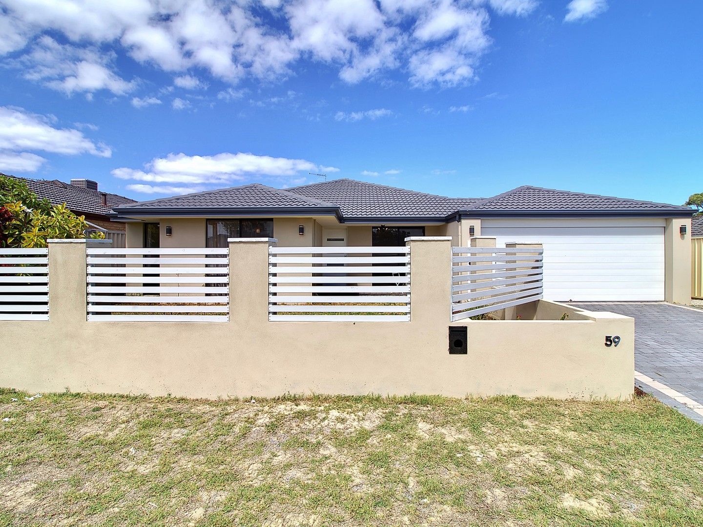 4 bedrooms House in 59 Axminster Street WARNBRO WA, 6169