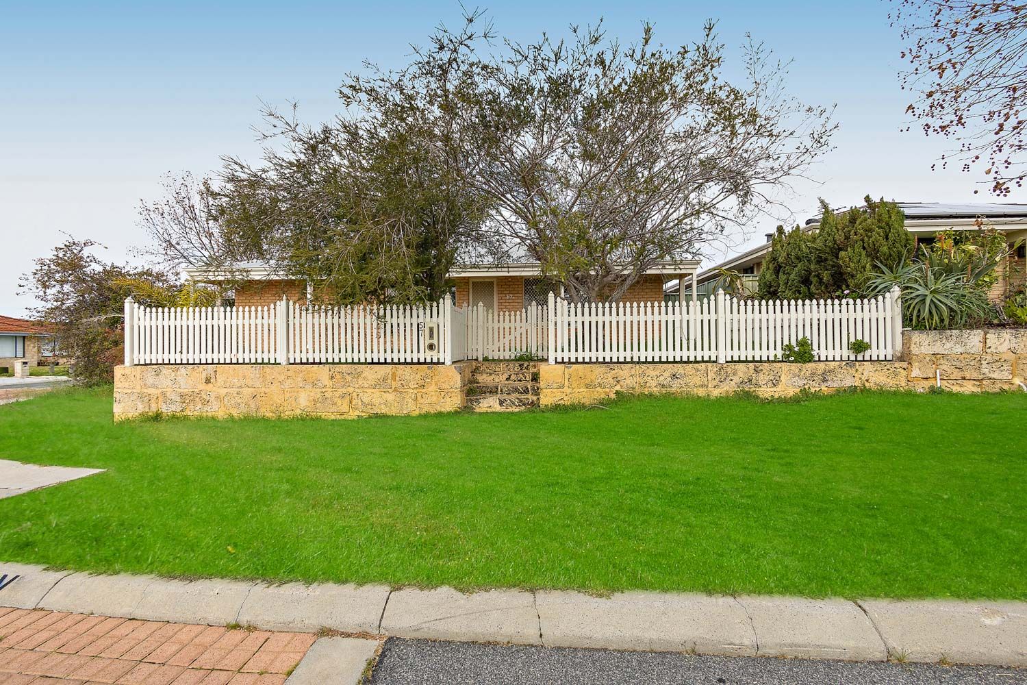 4 bedrooms House in 57 Dalvik Avenue MERRIWA WA, 6030