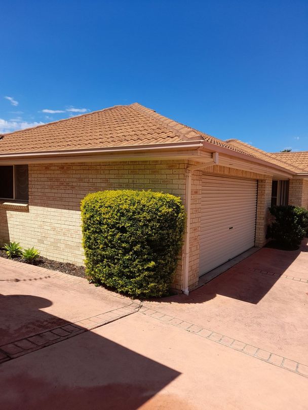 3 bedrooms Villa in 2/57-59 Murray Rd EAST CORRIMAL NSW, 2518