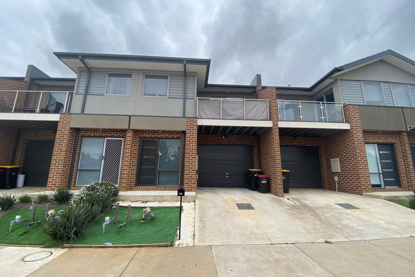3 bedrooms House in 1/16 Marble Dr MELTON SOUTH VIC, 3338