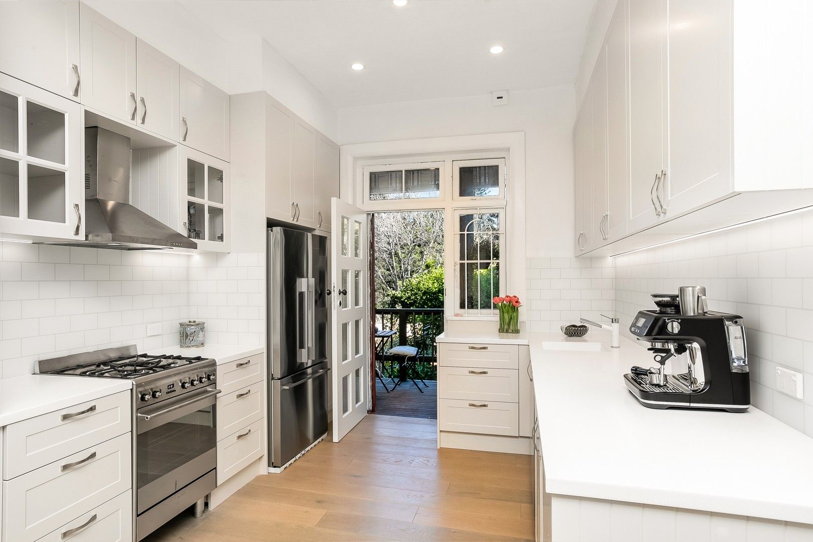 2 bedrooms Apartment / Unit / Flat in 4/4 Walker Street LAVENDER BAY NSW, 2060