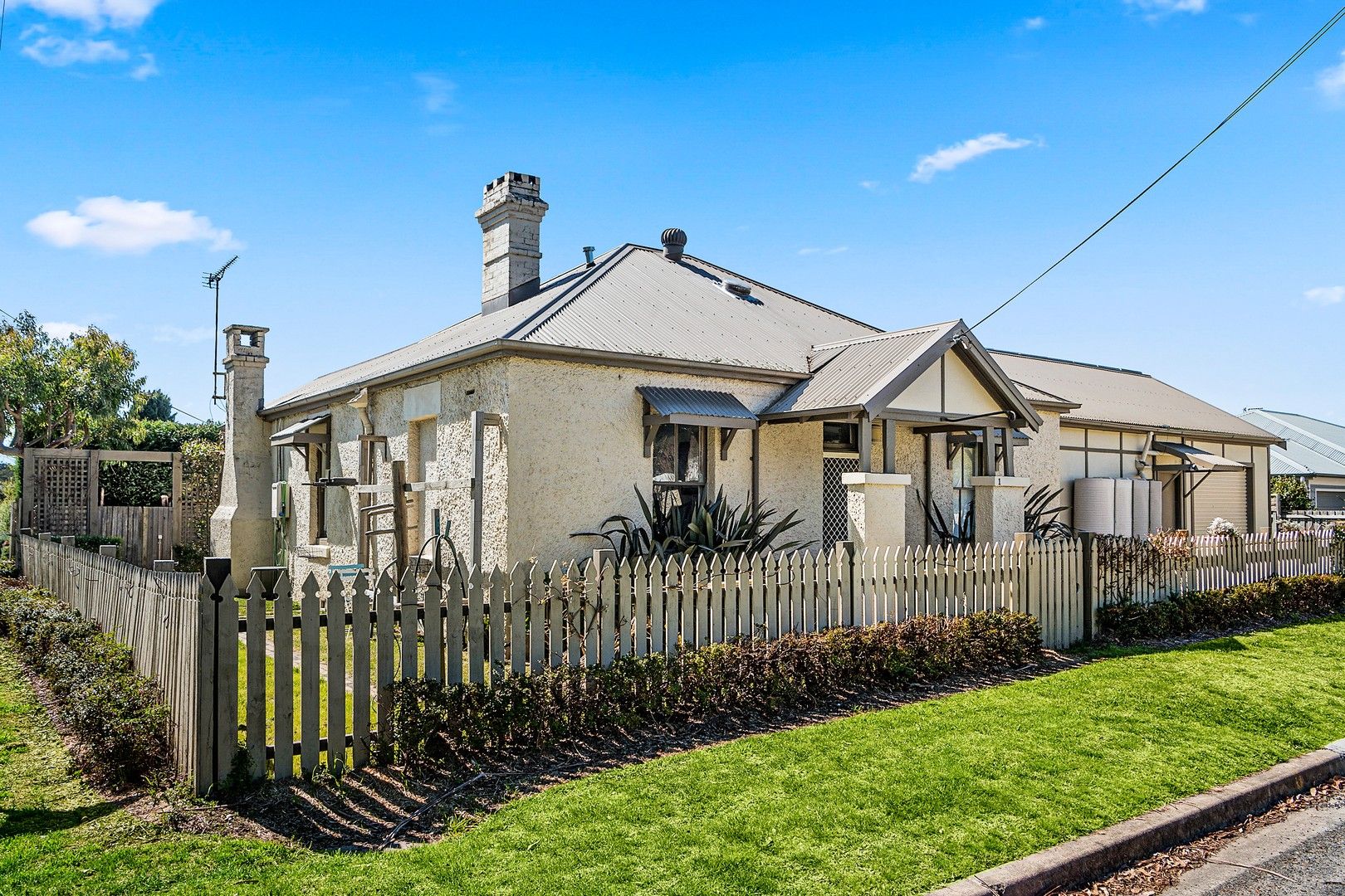 4 bedrooms House in 1 William  Street MITTAGONG NSW, 2575