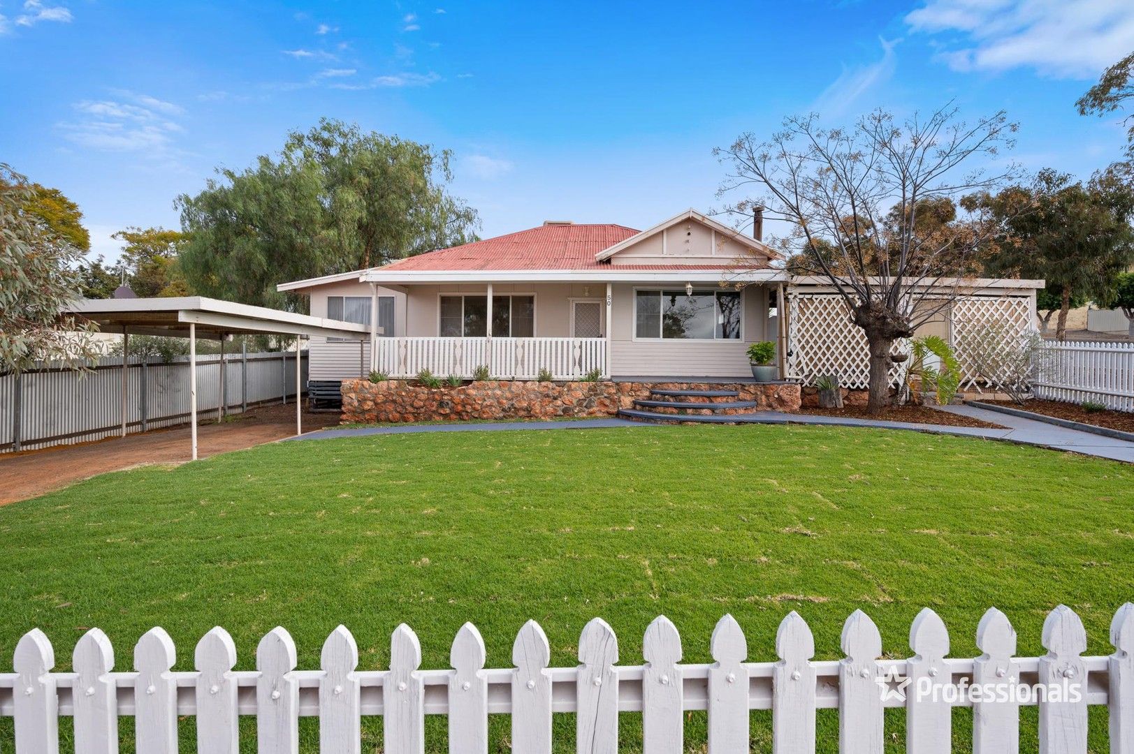 3 bedrooms House in 50 Lewis Street LAMINGTON WA, 6430